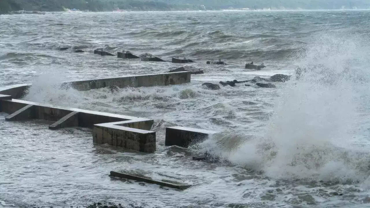 भारत में सुनामी का खतरा नहीं, भूकंप की पुष्टि