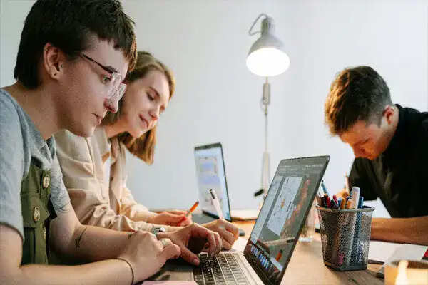 Gen Z कर्मचारी ने बॉस को सिखाया सबक, नियमों का किया पालन