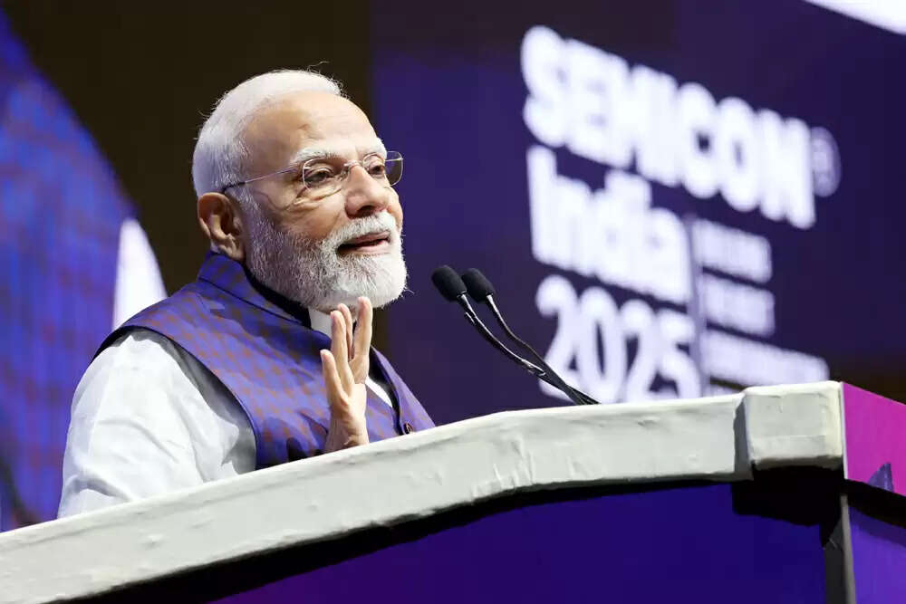 भारत की चिप्स सेमीकंडक्टर उद्योग में क्रांति लाएंगी: पीएम मोदी