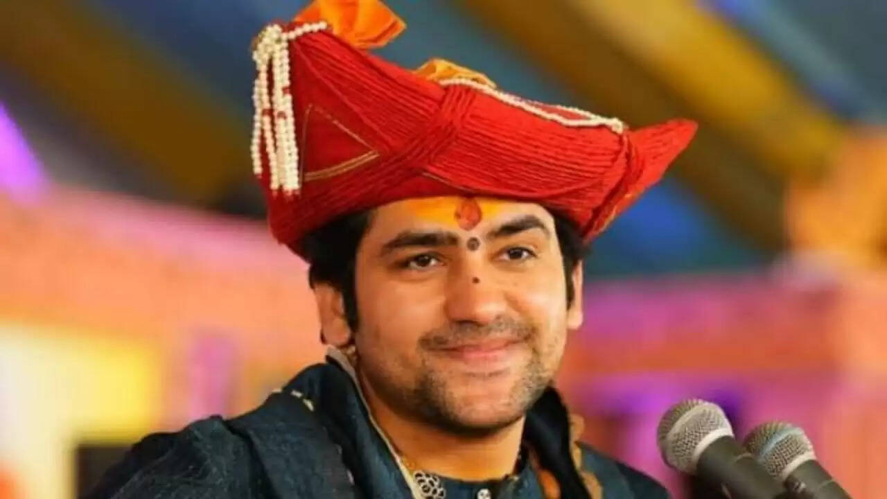 दिल्ली में विस्फोट के बाद धीरेंद्र कृष्ण शास्त्री की यात्रा की सुरक्षा में बढ़ोतरी