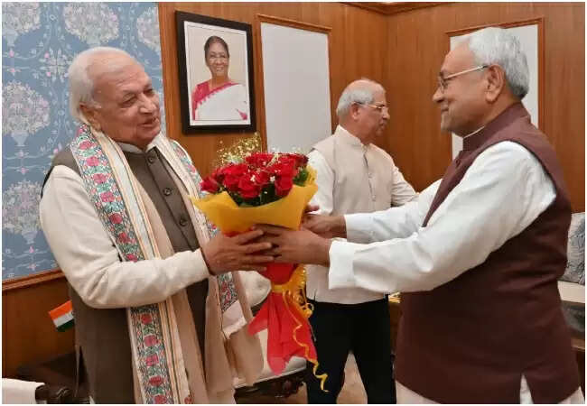 बिहार के मुख्यमंत्री नीतीश कुमार ने दिया इस्तीफा, नई सरकार के गठन का रास्ता साफ