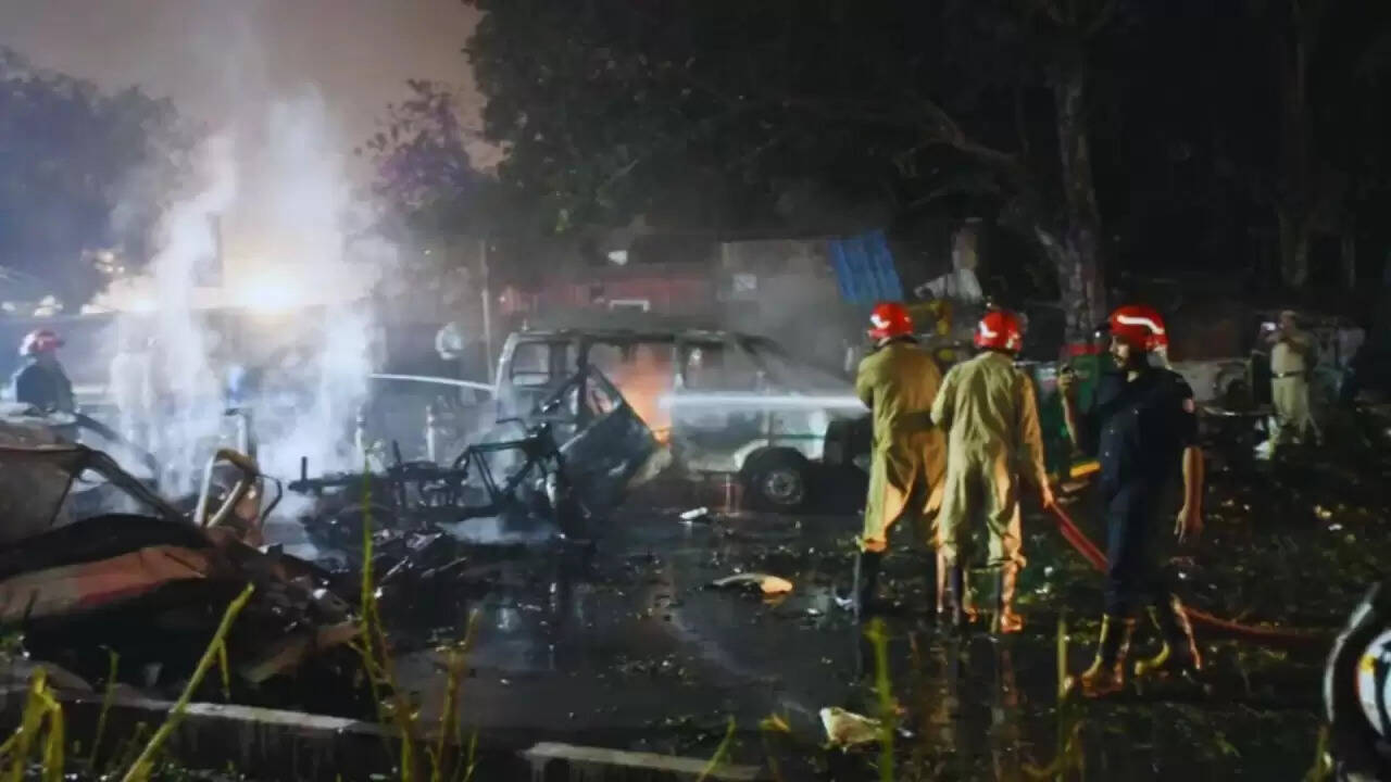 दिल्ली में धमाके की जांच: क्या है फरीदाबाद टेरर मॉड्यूल का कनेक्शन?