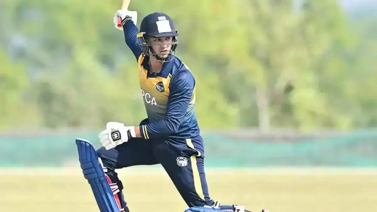 अभिषेक शर्मा का धमाकेदार शतक, 42 गेंदों में बनाए 104 रन