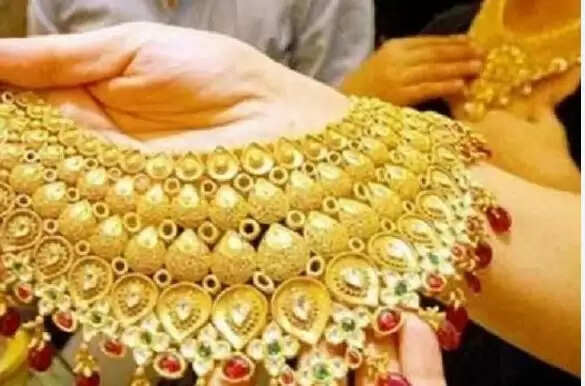 भारत में सोने और चांदी की कीमतों में गिरावट, खरीदने का सुनहरा मौका