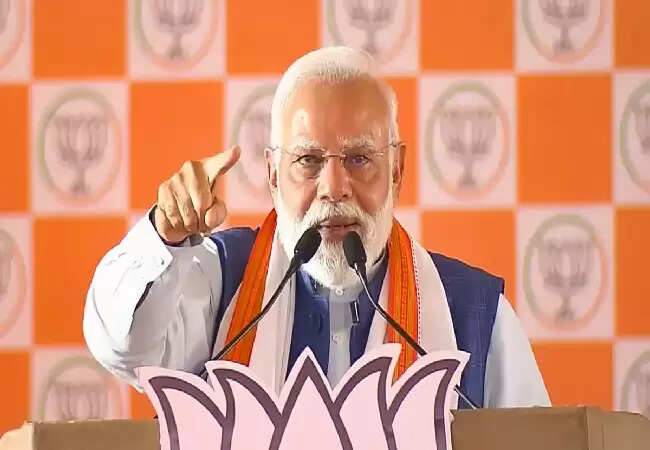 सीतामढ़ी में पीएम मोदी ने आरजेडी पर साधा निशाना, विकास की बात की