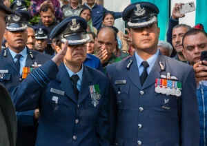 Wing Commander Namnash Syal का अंतिम संस्कार: पत्नी अफशां की आंखों में गर्व और दुख