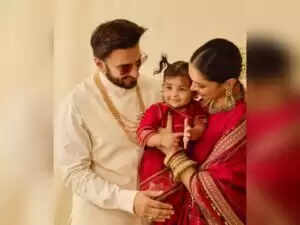 दीपिका और रणवीर ने दिवाली पर साझा की अपनी बेटी का चेहरा