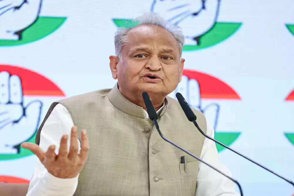 अशोक गहलोत का बड़ा आरोप: भजनलाल शर्मा को हटाने की साजिश