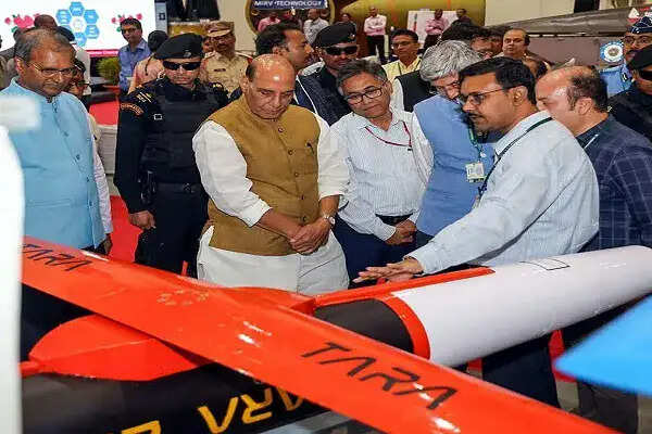 भारत ने स्वदेशी ग्लाइड वेपन &lsquo;TARA&rsquo; का सफल परीक्षण किया
