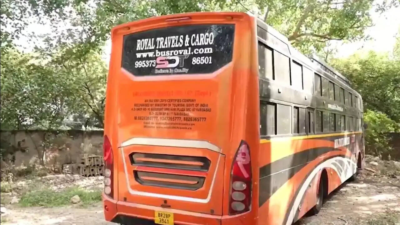 दिल्ली में चलती बस में महिला के साथ गैंगरेप: सुरक्षा पर उठे सवाल