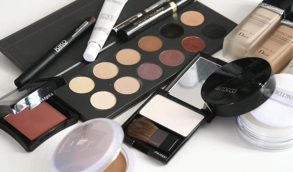 सर्दियों में स्किन केयर के लिए बेहतरीन टिप्स और प्रोडक्ट्स