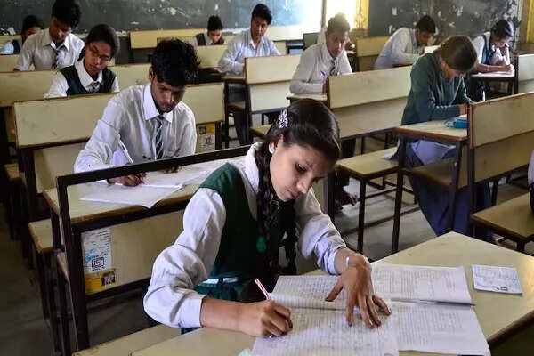 CBSE की नई शिक्षा नीति: 10वीं की बोर्ड परीक्षाएँ अब साल में दो बार