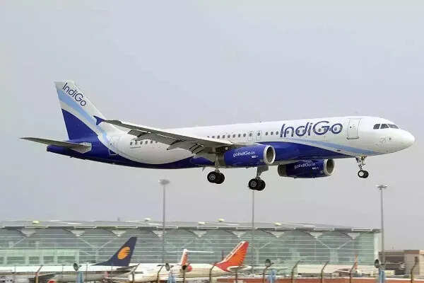 रांची एयरपोर्ट पर Indigo फ्लाइट की इमरजेंसी लैंडिंग, सभी यात्री सुरक्षित