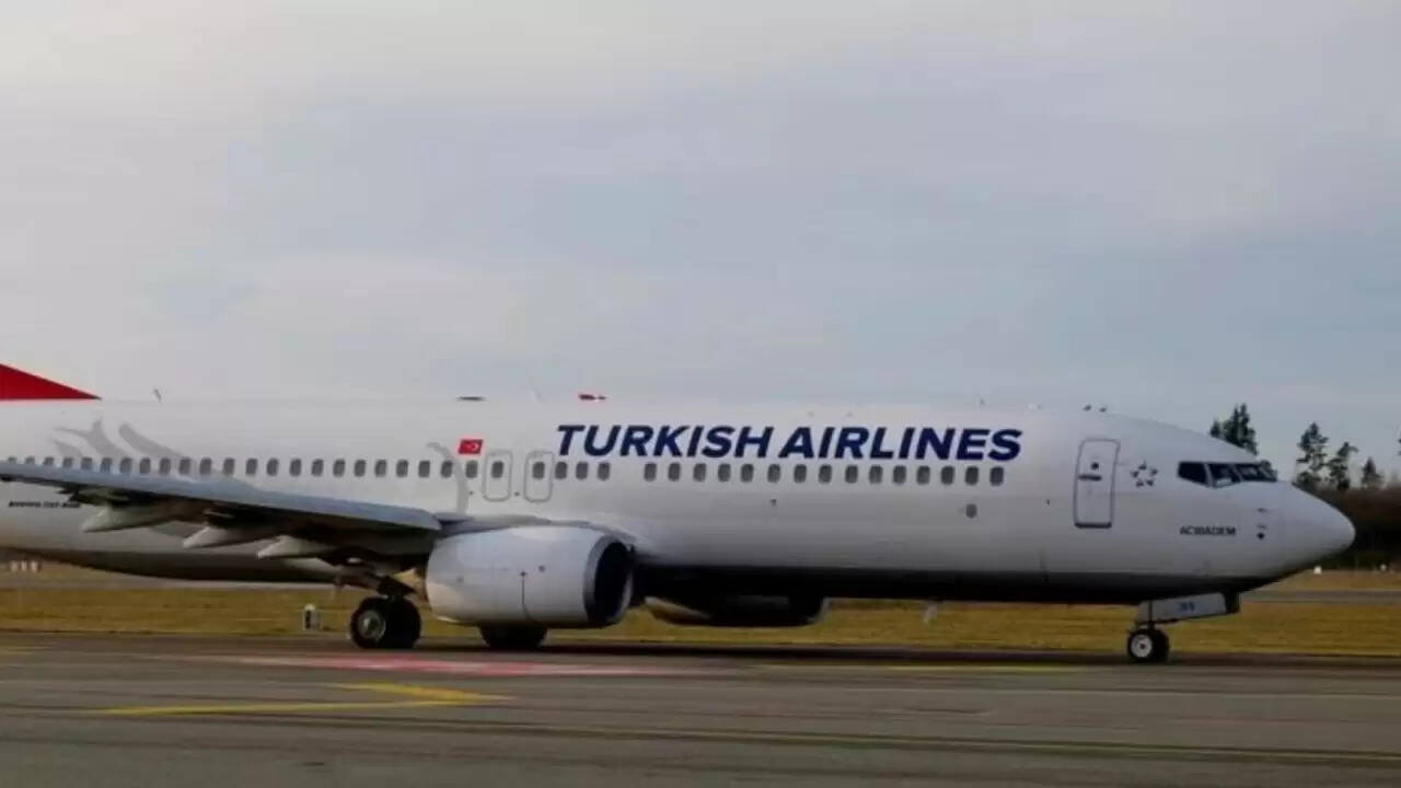 कोलकाता एयरपोर्ट पर तुर्की एयरलाइंस की इमरजेंसी लैंडिंग