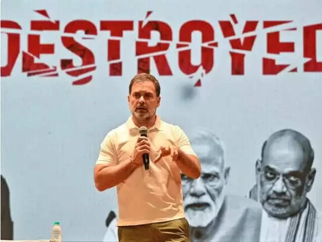 राहुल गांधी ने चुनाव आयोग को दी चुनौती, वोट चोरी के आरोपों के साथ पेश किए सबूत