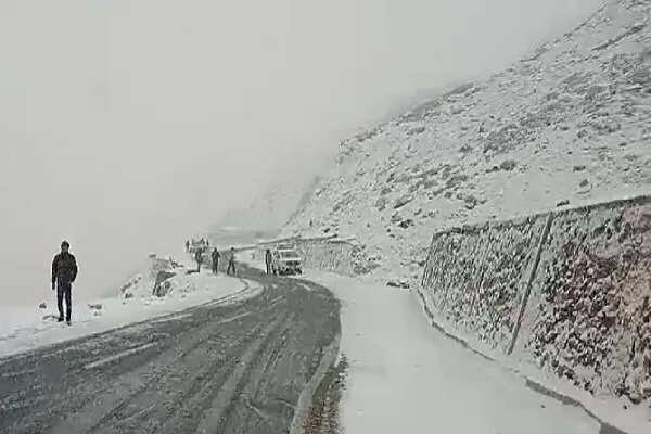 लाहौल-स्पीति में मौसम की अनिश्चितता, फिसलन भरी सड़कें बन सकती हैं खतरनाक