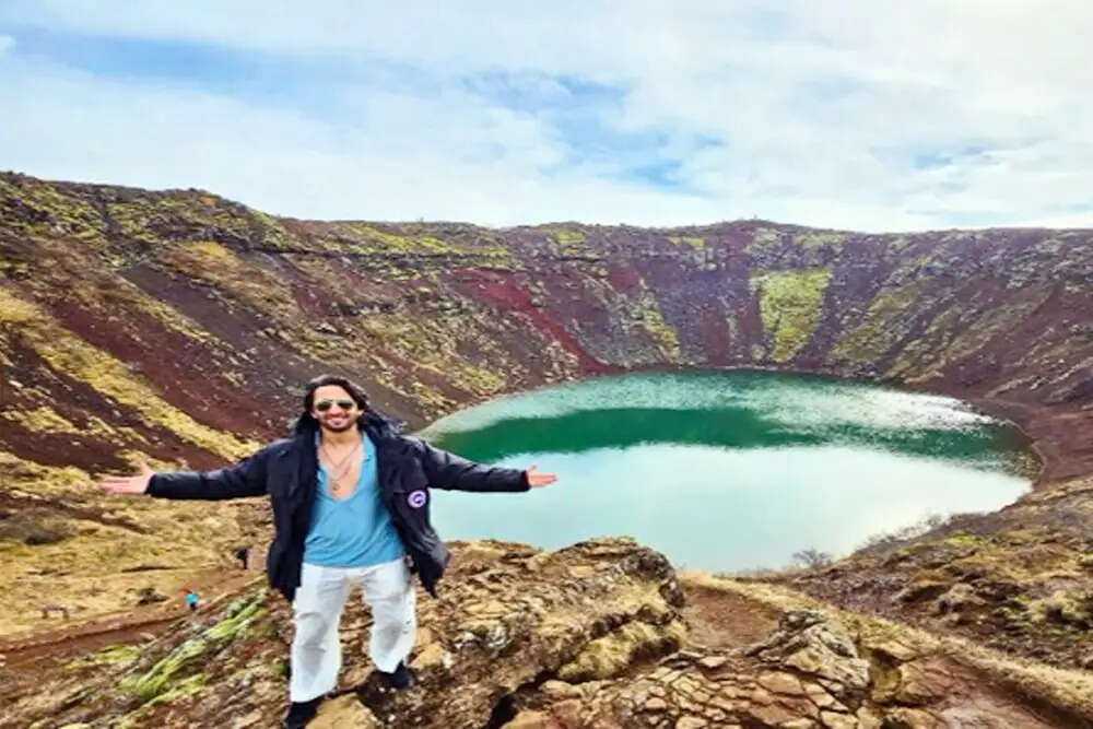 शहीर शेख की आइसलैंड यात्रा: खूबसूरत वादियों में दिल की बातें