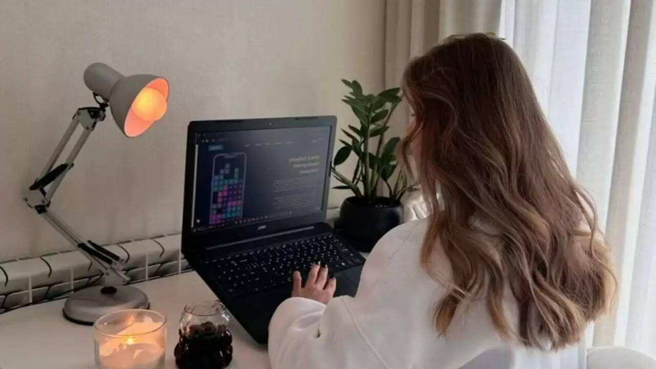 तमिलनाडु में छात्रों के लिए मुफ्त लैपटॉप योजना की घोषणा