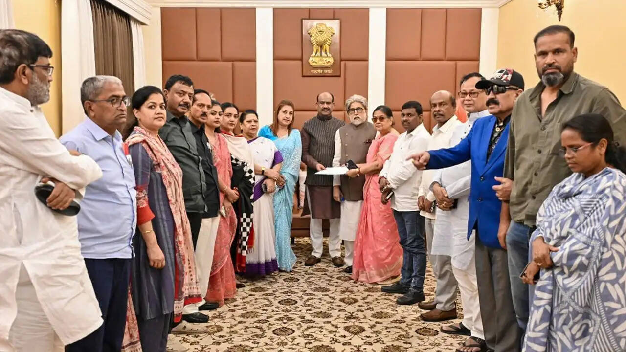 तृणमूल कांग्रेस के बागी सांसदों ने NCPI में शामिल होकर राजनीति में मचाई हलचल