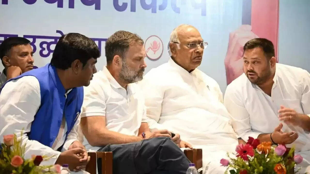 बिहार चुनाव 2025: महागठबंधन का नया समीकरण, तेजस्वी यादव होंगे मुख्यमंत्री पद के उम्मीदवार