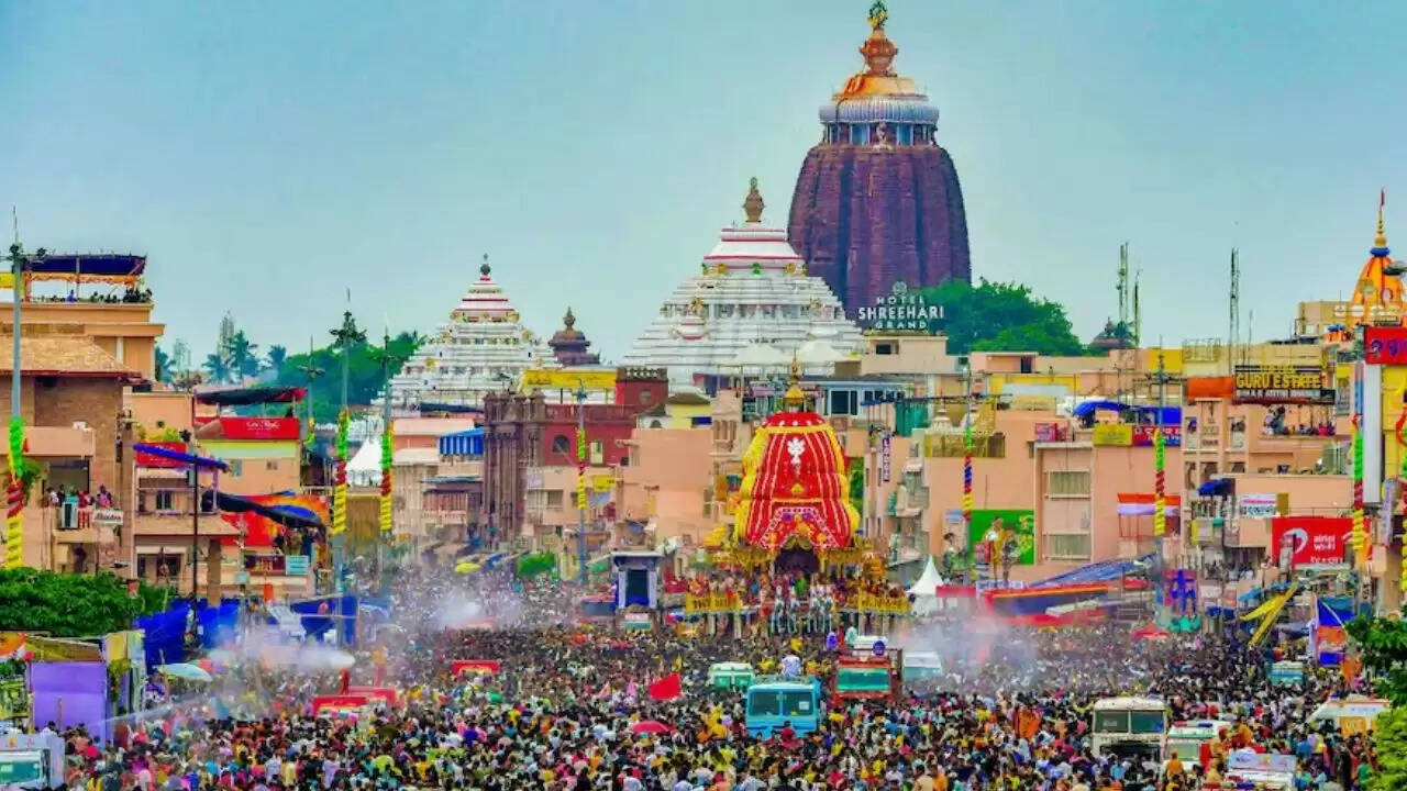 पुरी में श्रद्धालुओं की भगदड़: मुख्यमंत्री ने की कड़ी कार्रवाई और मुआवजे का ऐलान