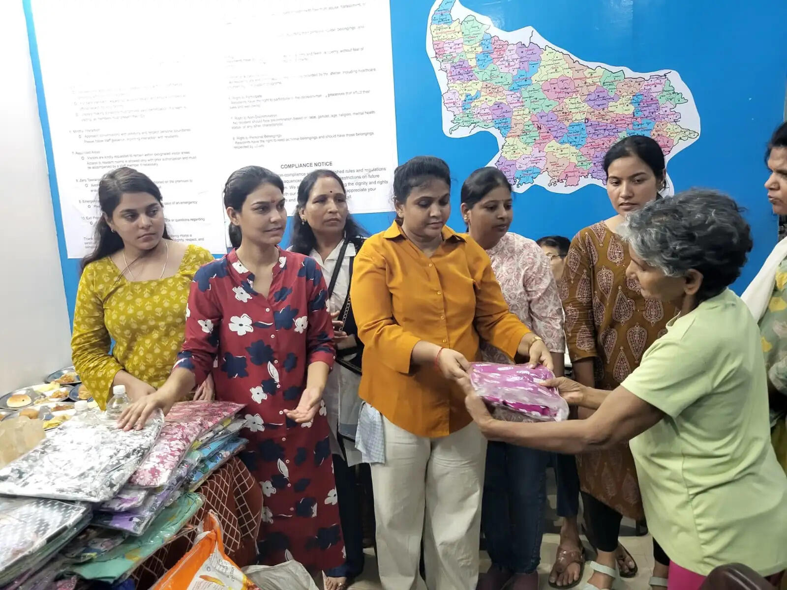ईश वेलफेयर फाउंडेशन ने पॉल मर्सी होम में भंडारे का आयोजन किया