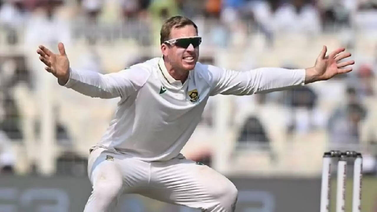 कोलकाता टेस्ट: पिच पर विवाद और हार्मर की प्रतिक्रिया