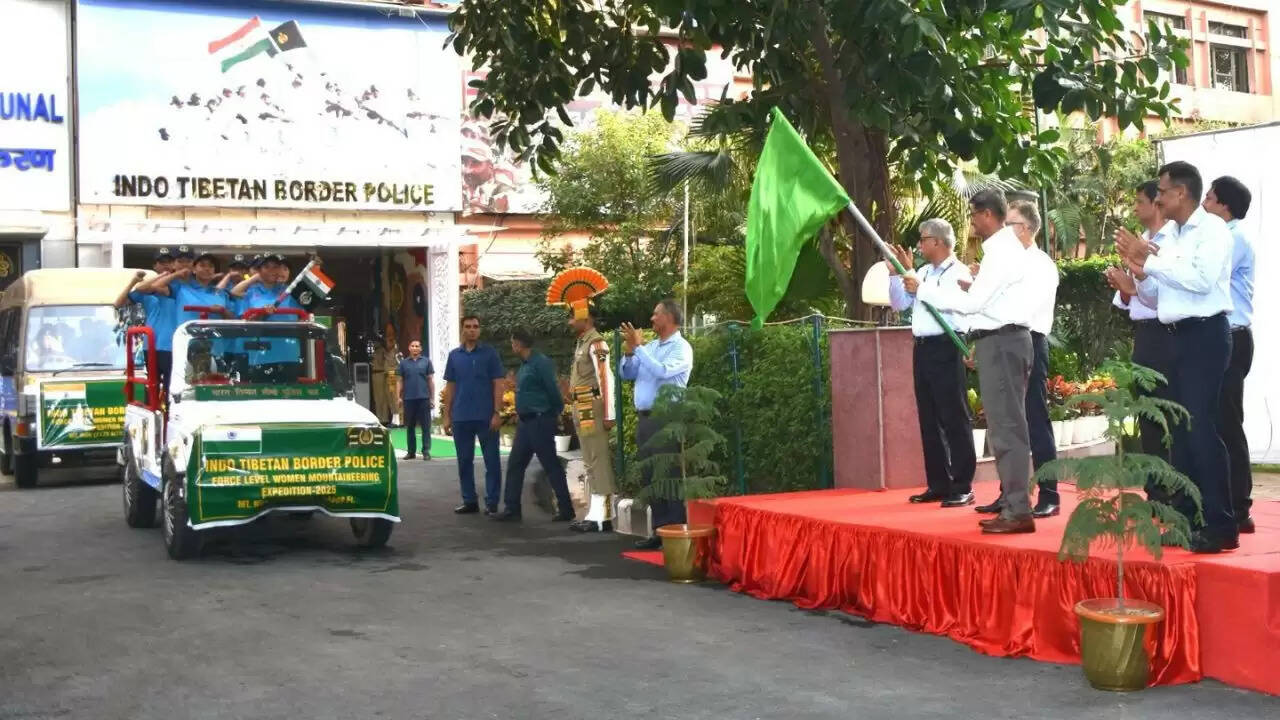 महिला पर्वतारोहियों ने माउंट नन पर चढ़ाई का किया आगाज