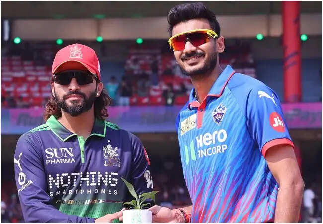 दिल्ली कैपिटल्स और आरसीबी के बीच आईपीएल 2026 का रोमांचक मुकाबला