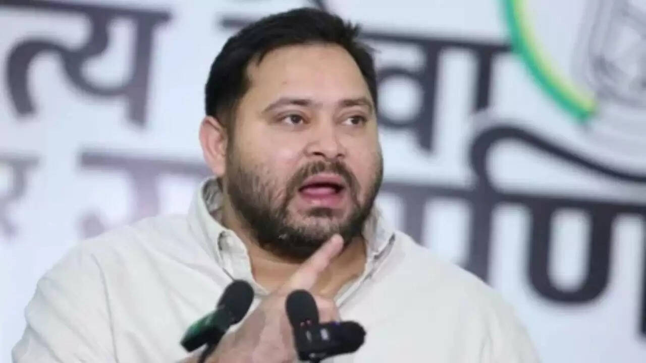 तेजस्वी यादव का पीएम मोदी पर तीखा हमला, उठाए कई सवाल