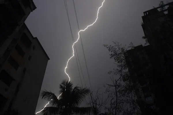 मध्यप्रदेश में आकाशीय बिजली गिरने से तीन की मौत, दो घायल
