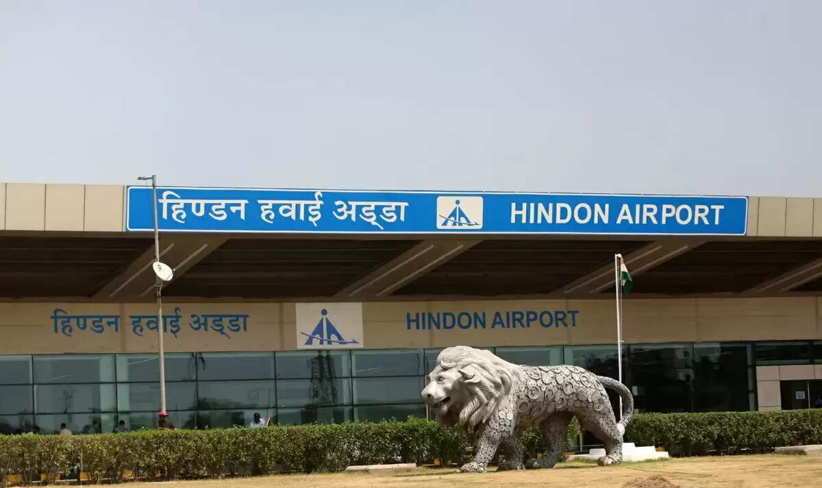 गाजियाबाद के हिंडन एयरपोर्ट से एयर इंडिया एक्सप्रेस की उड़ान में तकनीकी समस्या