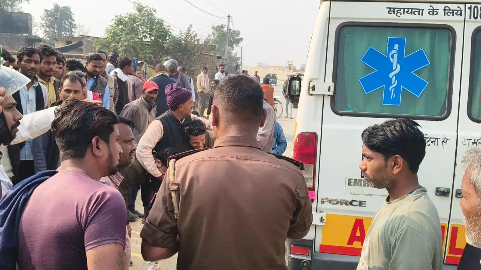 सोनौली में सड़क दुर्घटना में साइकिल सवार की मौत, ग्रामीणों का प्रदर्शन