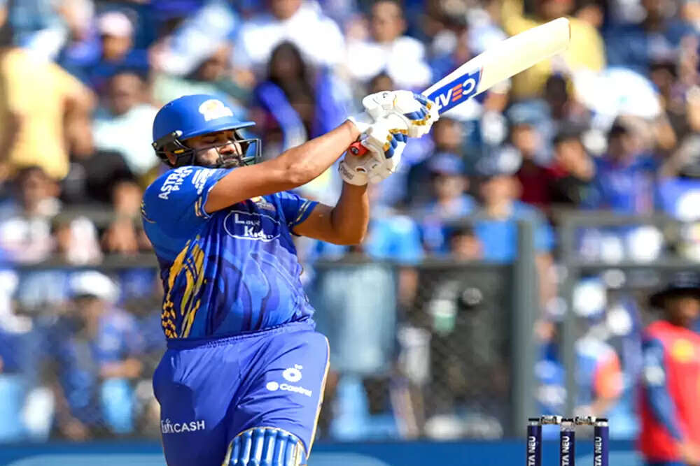 रोहित शर्मा ने अंतरराष्ट्रीय क्रिकेट में 20,000 रन का मील का पत्थर पार किया