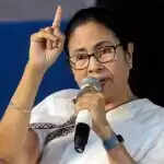 ममता बनर्जी ने चुनाव आयोग पर उठाए सवाल, भाजपा के पक्ष में काम करने का आरोप