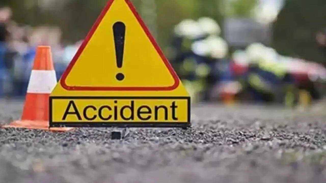 दुबई में भारतीय श्रमिकों की सड़क दुर्घटना: जानें क्या हुआ?