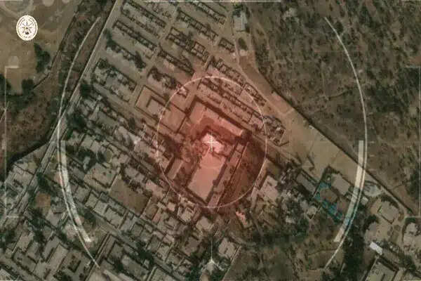 अफगानिस्तान और पाकिस्तान के बीच बढ़ता तनाव: हवाई हमले और जवाबी कार्रवाई