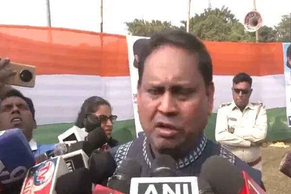 पश्चिम बंगाल में विधायक हुमायूं कबीर का सस्पेंशन, बाबरी मस्जिद बनाने का किया था ऐलान