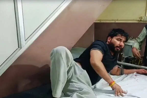 फगवाड़ा में शिवसेना नेता पर जानलेवा हमला, बेटे की हालत गंभीर