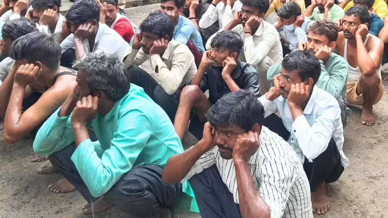 प्रयागराज में भीम आर्मी के कार्यकर्ताओं पर पुलिस की सख्ती: 51 गिरफ्तार
