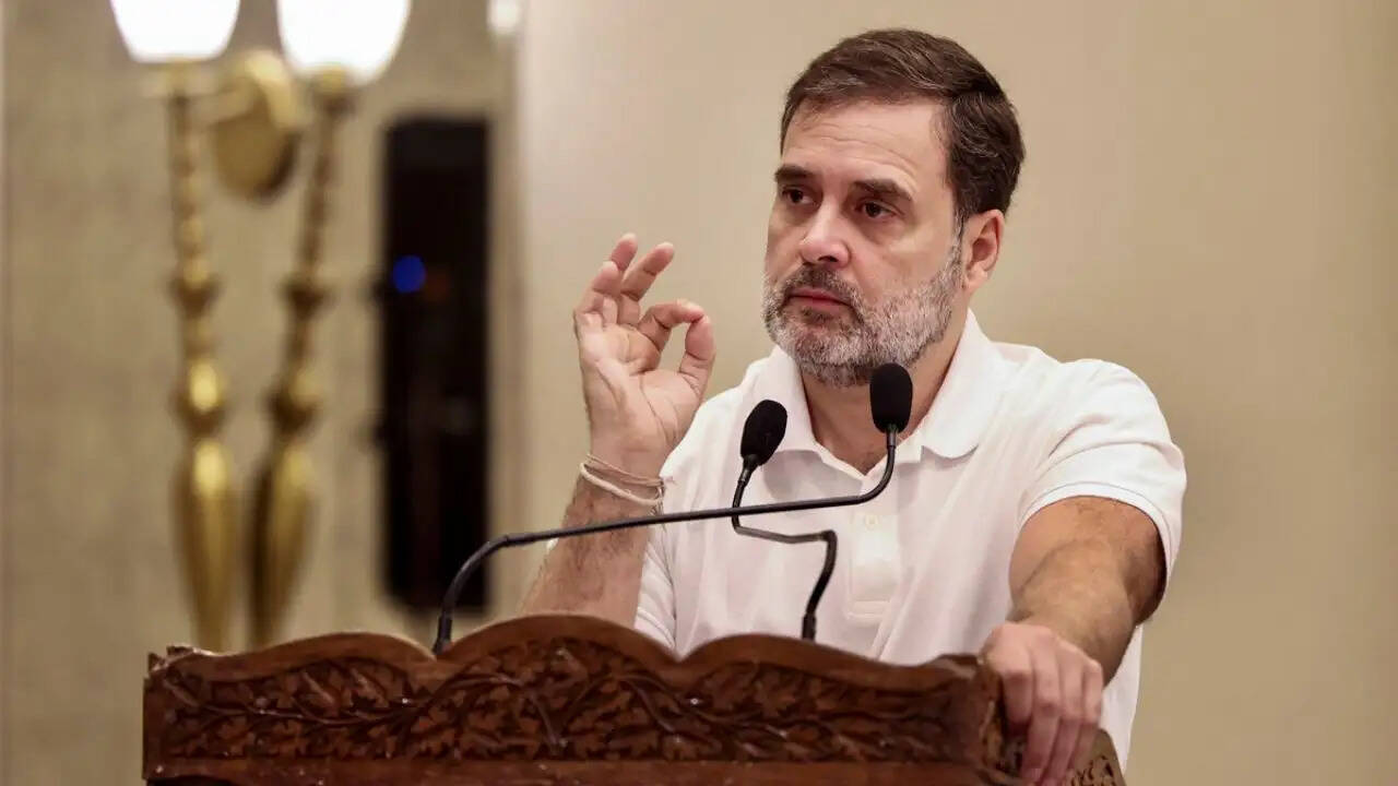 कमर्शियल गैस सिलेंडर की कीमतों में ऐतिहासिक वृद्धि, राहुल गांधी ने जताई चिंता