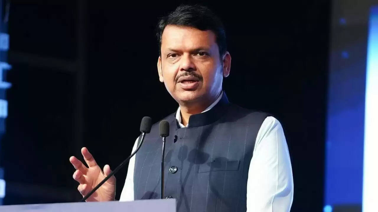 महाराष्ट्र की भाषा नीति में बदलाव: हिंदी को तीसरी भाषा बनाने का निर्णय रद्द