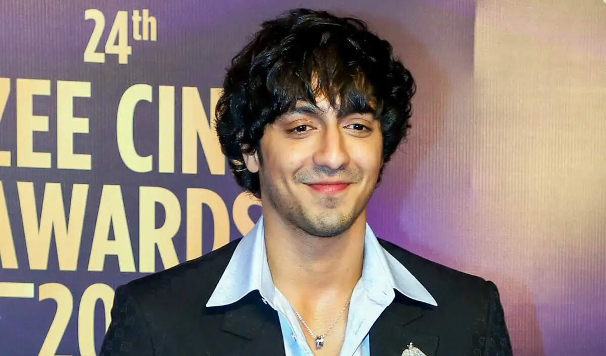 अहान पांडे और आर्यन खान: दोस्ती से करियर की नई शुरुआत