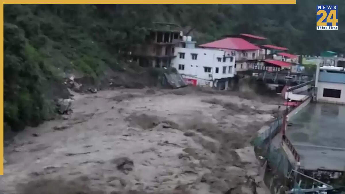 Dehradun में बादल फटने से आई आपदा, रेस्क्यू ऑपरेशन जारी