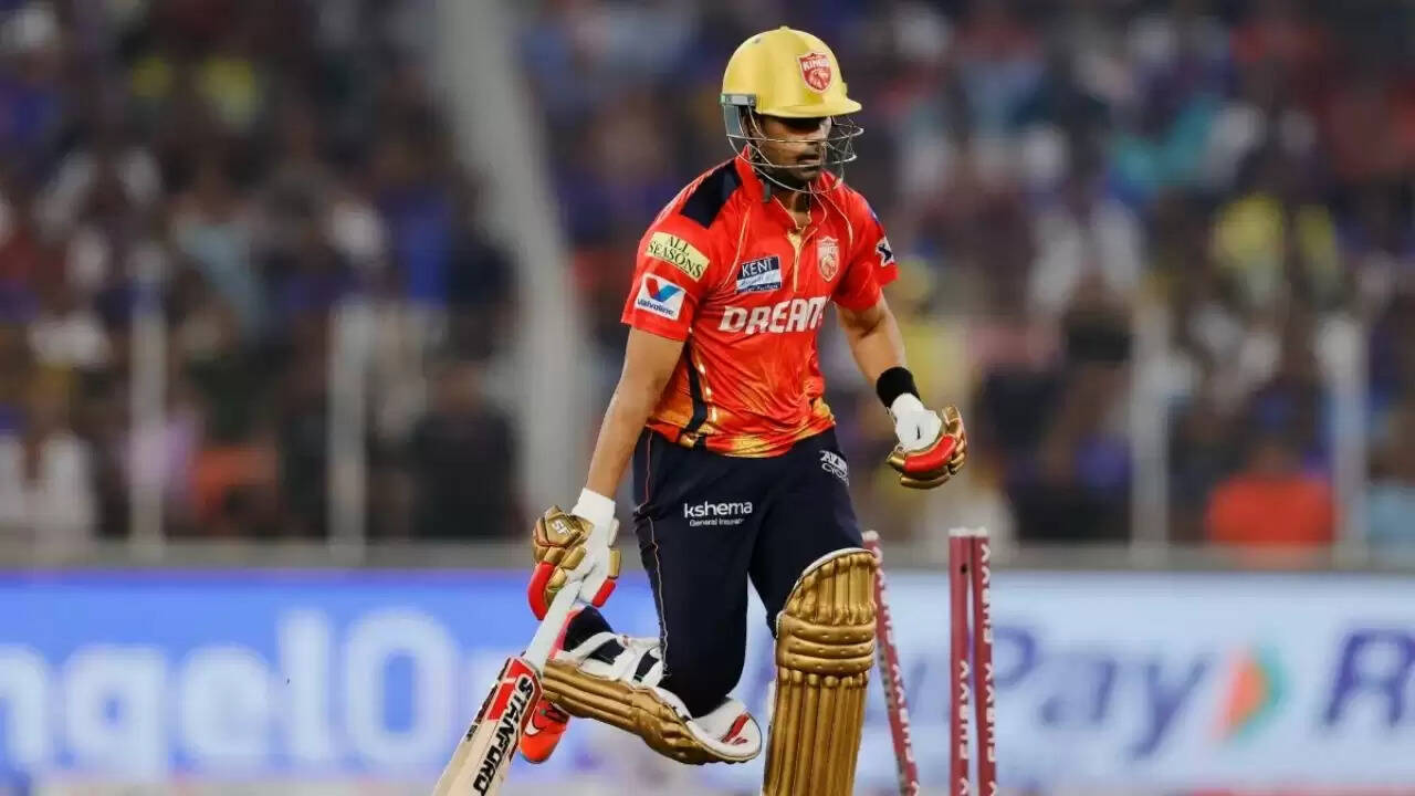 IPL 2025: शशांक सिंह की लापरवाही पर श्रेयस अय्यर का गुस्सा, PBKS का सफर खत्म