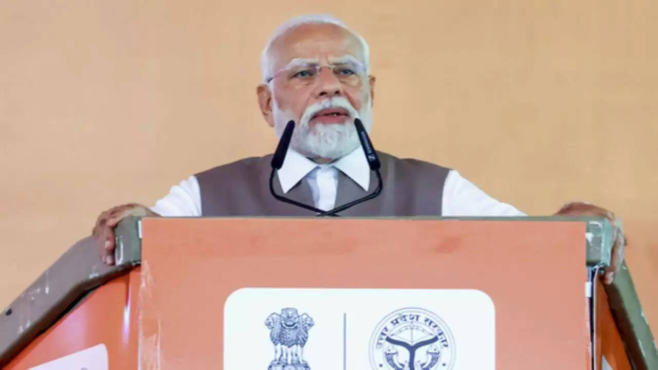 प्रधानमंत्री मोदी ने कानपुर में आतंकवाद के खिलाफ नई नीति का ऐलान किया