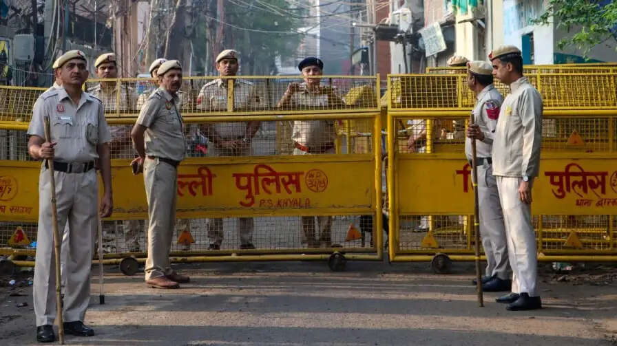 दिल्ली पुलिस ने जासूसी नेटवर्क का भंडाफोड़, 11 गिरफ्तार