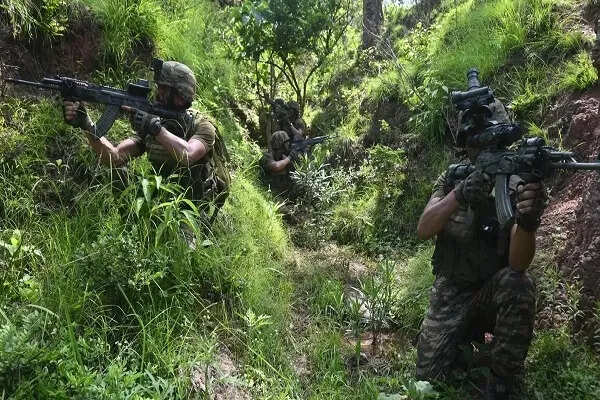 उधमपुर में सुरक्षा बलों ने आतंकियों के खिलाफ चलाया सफल अभियान