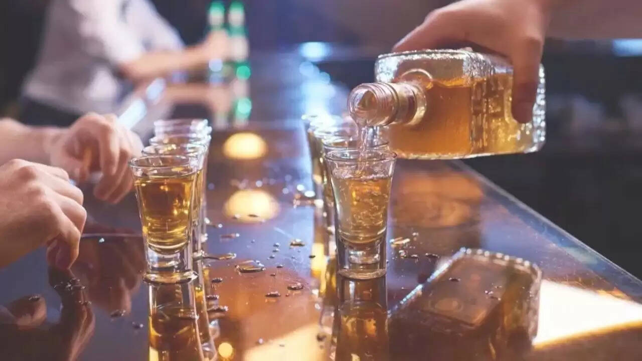 तेलंगाना में शराब बिक्री ने बनाया नया रिकॉर्ड, जानें क्या है कारण?