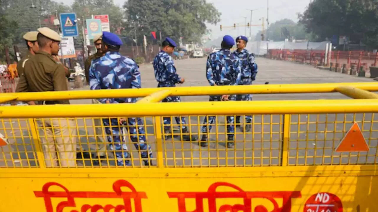 दिल्ली दंगा मामले में सुप्रीम कोर्ट में सुनवाई: पुलिस ने पेश किए सबूत और वीडियो